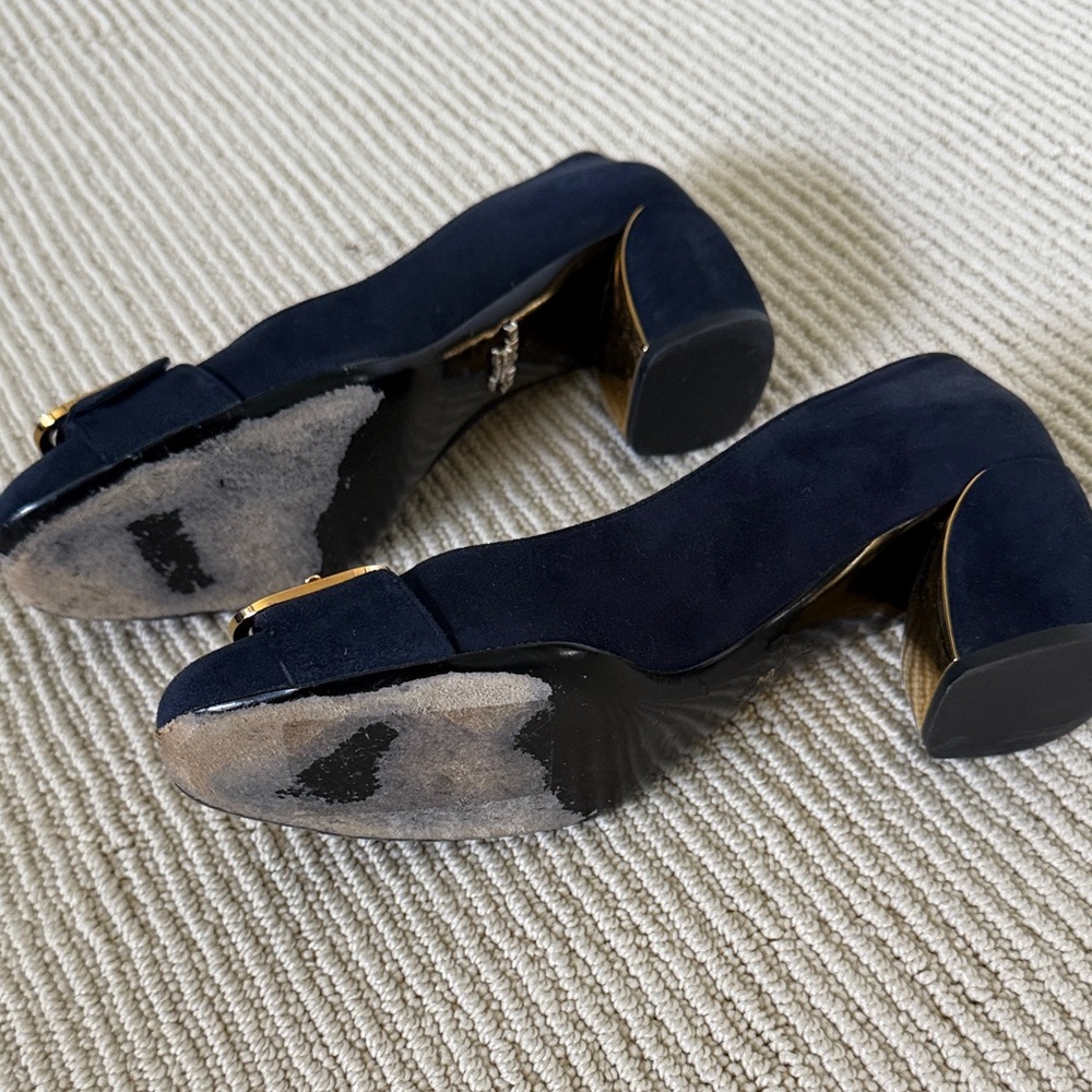 Prada Elegant Navy Block Heel Pumps - Picture 3 of 6